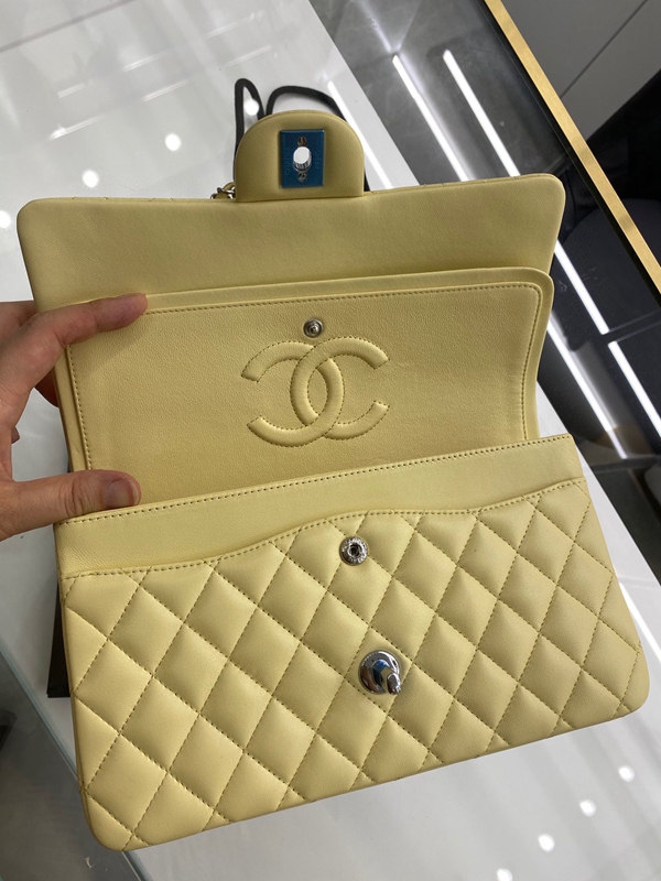 シャネルバッグレプリカ素材ディテール